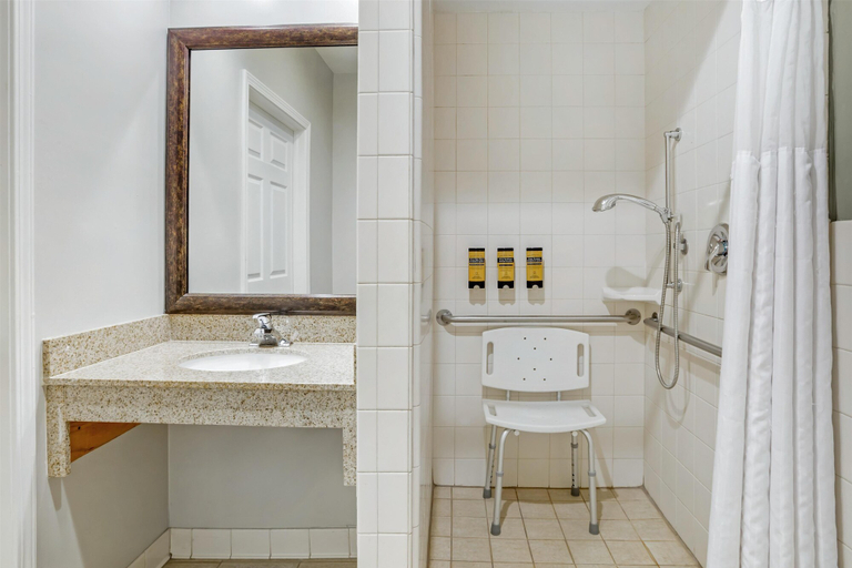 Bathroom 4, Best Western Plus Dixon Davis, Solano