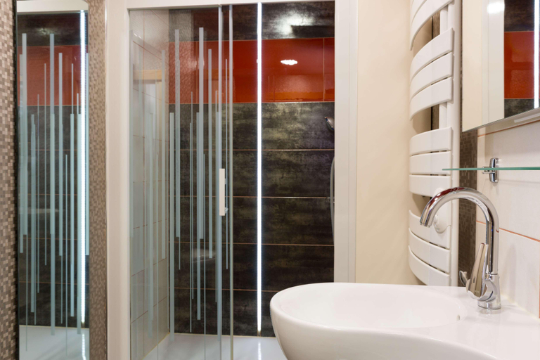 Bathroom 3, The Originals City, Archotel, Sens, Yonne