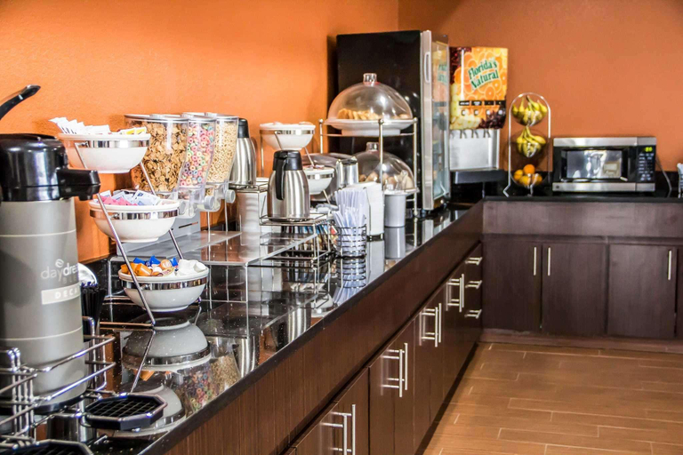 Food & Drinks 5, Sleep Inn & Suites Oklahoma City North, Oklahoma