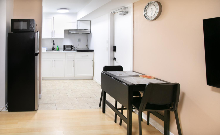 5, Stunning Vacation Home North of Toronto, York