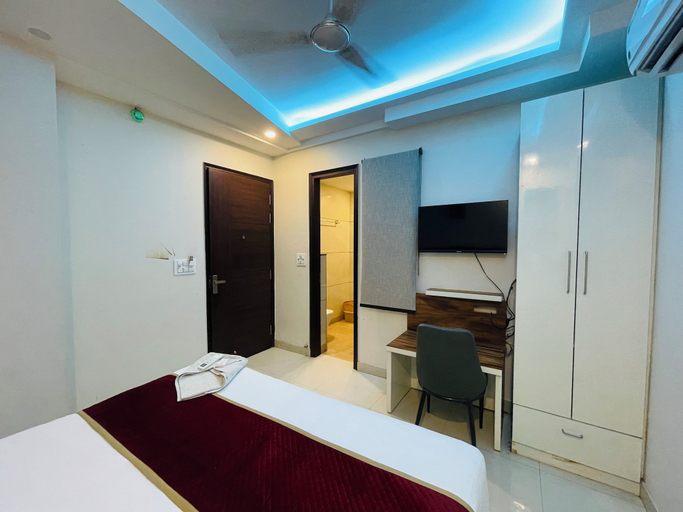 Bedroom 3, Embrace luxury Hotel & Banquet, Delhi