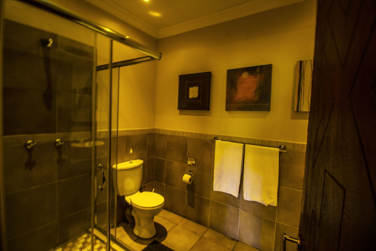 Bathroom 4, Coyotes Hotel and Conference Centre, Ehlanzeni