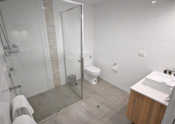 Bathroom 4, Peppermill Inn Motel, Shepparton