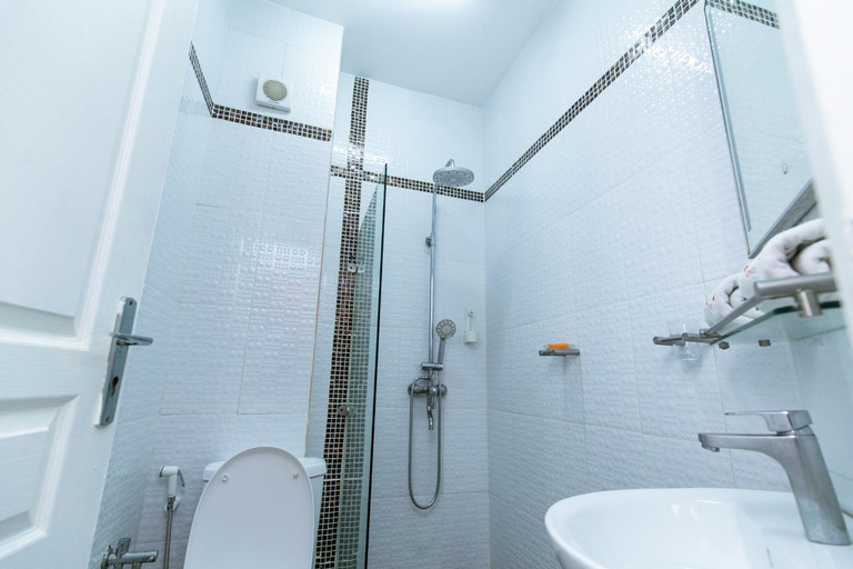Bathroom, Wakola Hotel Cheikh Anta DIOP, Dakar