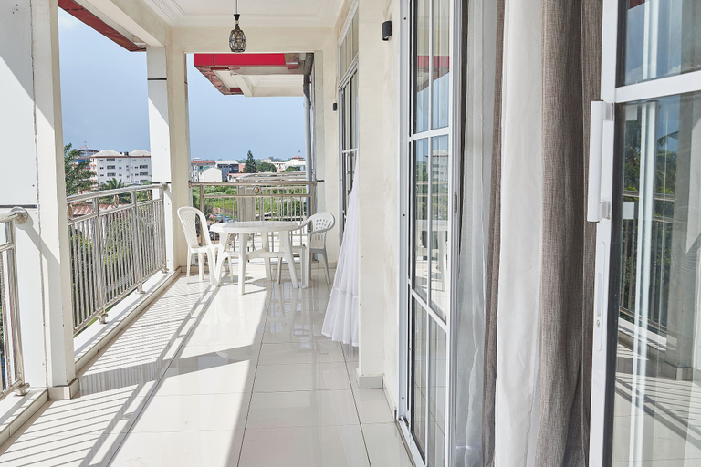 Others 4, Luxe Guest House, Wouri