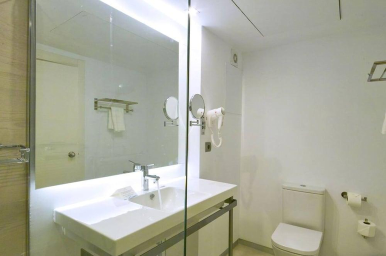 Bathroom 5, Balansat Resort, Baleares
