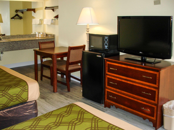 Bedroom 4, Econo Lodge Texarkana I-30, Miller