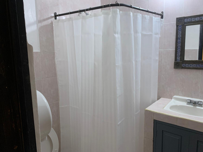 Bathroom 4, Hotel & Hostal Santuario, Allende