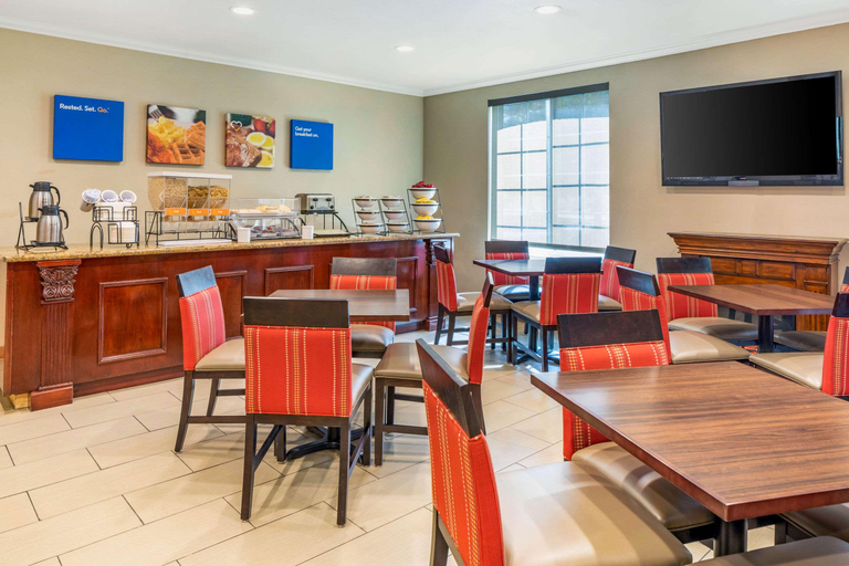 Food & Drinks 5, Comfort Inn & Suites Lancaster Antelope Valley, Los Angeles