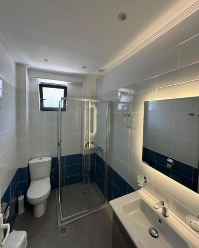 Bathroom 4, Hotel Blue Sky, Sarandës