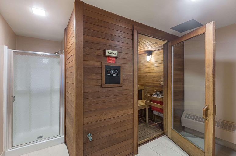 Public Area 3, Quality Suites Lansing West, Eaton