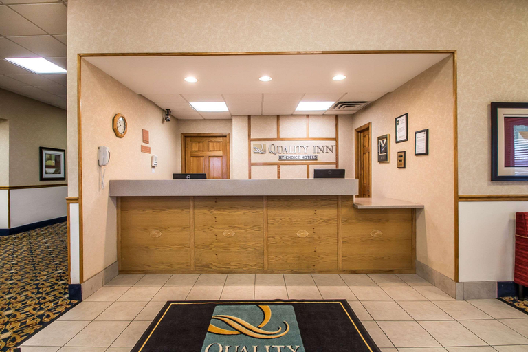 Public Area 2, Quality Inn Morris I-80, Grundy