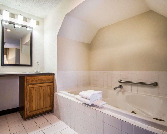 Bathroom 5, Sleep Inn & Suites Omaha Airport, Douglas