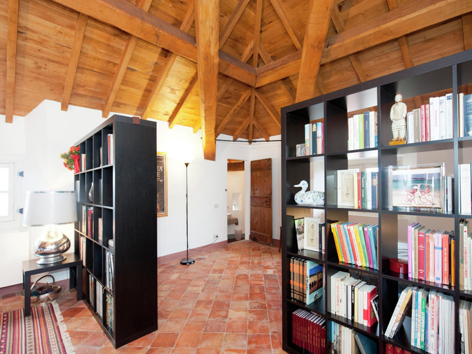 Others 5, A Castle Stay in Wine Country, Alessandria