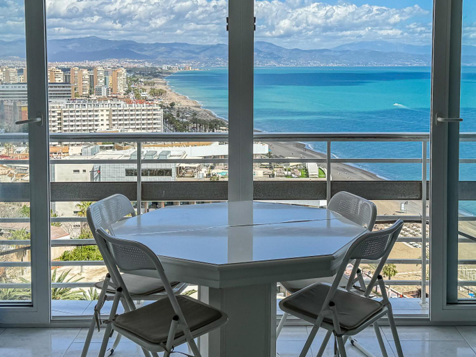 Others 5, Apartamento la roca (Bajondillo), Málaga