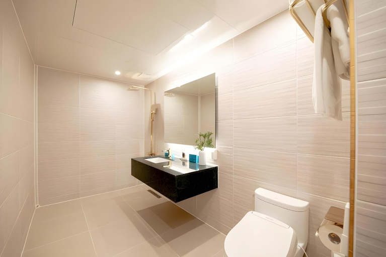 Bathroom 3, Centro Tourist Hotel, Chilgok