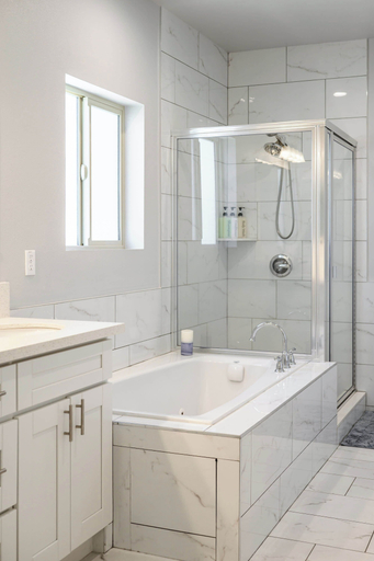 Bathroom 3, Modern Spacious Home Bright, Family Group Friendly, Los Angeles
