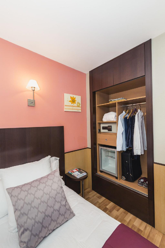 Bedroom 2, Hotel Ronda Lesseps, Barcelona