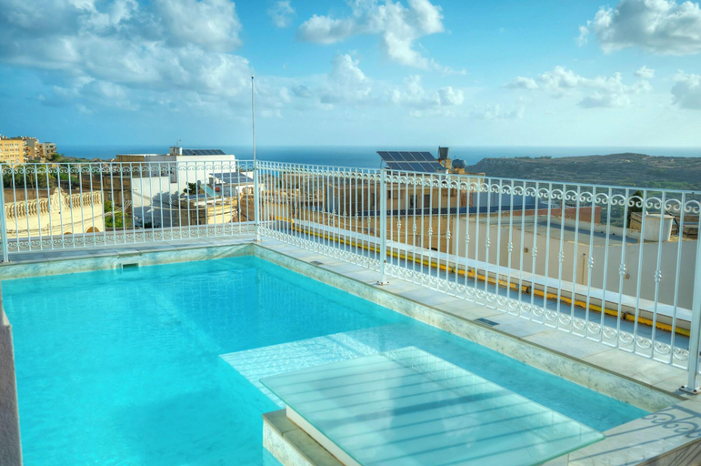 Sport & Beauty 2, The Segond Hotel