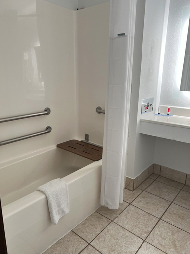 Bathroom 5, Days Inn by Wyndham Jamestown, Stutsman