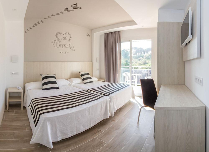 Bedroom 3, Hotel Sorra Daurada Splash, Barcelona