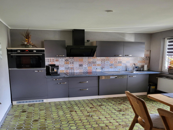 Others 3, Regal Apartment in Pracht with Garden and Grill, Altenkirchen (Westerwald)