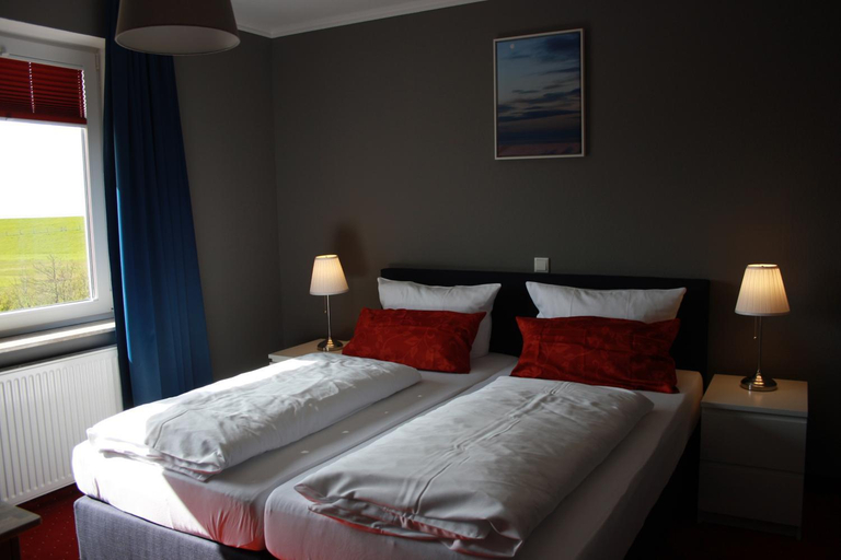 Bedroom 2, Gasthof Großer Krug, Aurich