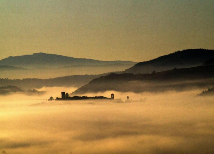 View from property 4, Farmhouse in Tuscany With Pool & Valley Views, Arezzo