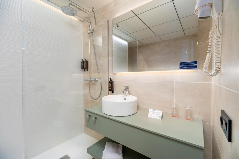 Bathroom 5, Ohtels Carabela, Huelva