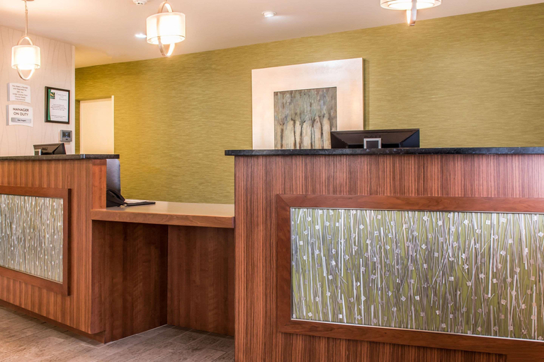 Public Area 2, Quality Inn Bedford, Bedford