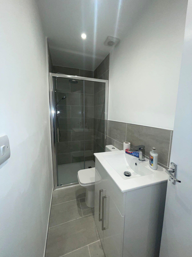 Bathroom 2, 132 Huntingdon, Cambridgeshire