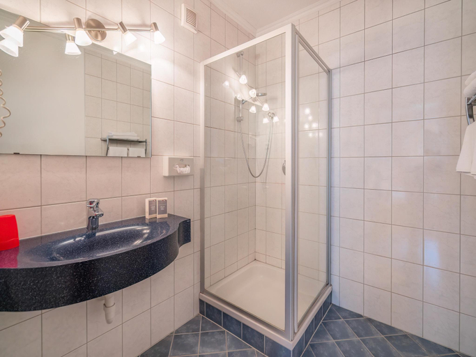 Bathroom 3, Apartment in Neustift near Ski Lift, Innsbruck Land