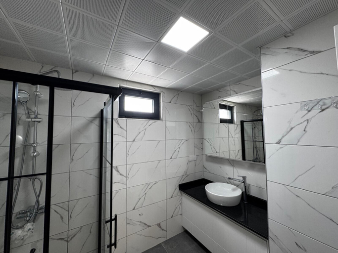 Bathroom 4, Heaven Hills Complex, Antalya
