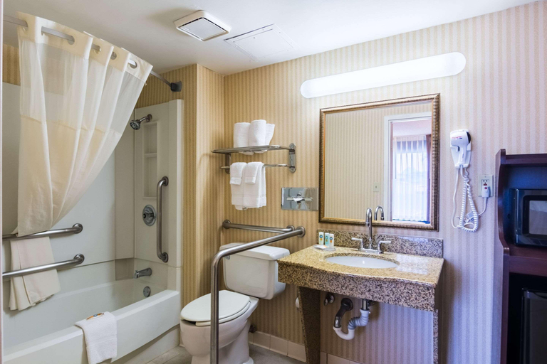 Bathroom 4, Quality Inn Manassas Area, Prince William