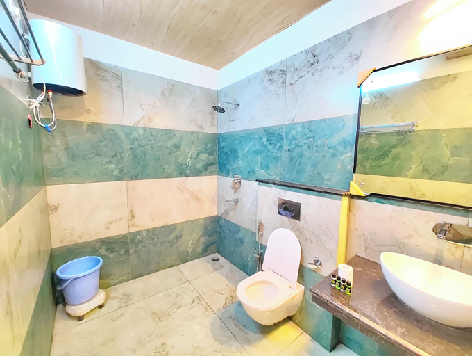 Bathroom 2, Hotel Hidden Chalet, Nainital