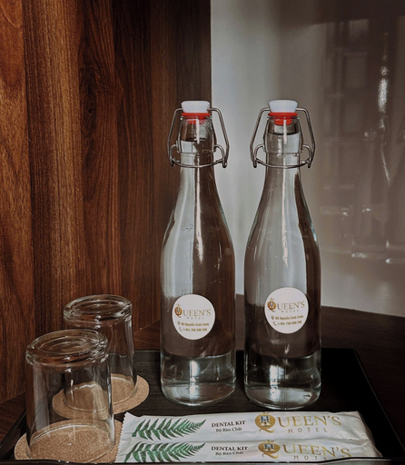 Food & Drinks 4, Queen's Motel, Huế