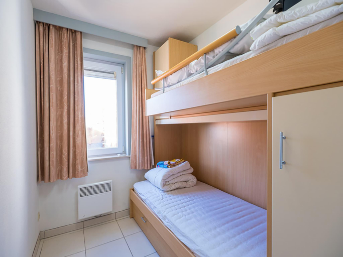 Bedroom 2, Apartment with 2 bedrooms and sea view, West-Vlaanderen