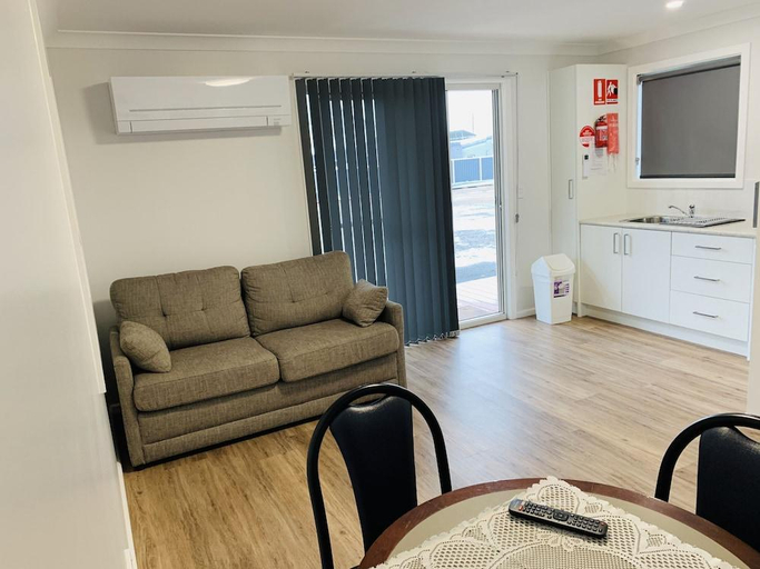Others 3, Terminus Hotel, Coonamble
