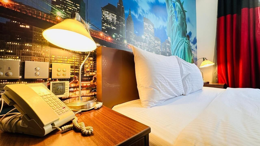 Bedroom 3, Reflections Hotel, Dubai