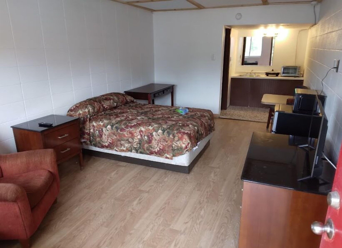 Bedroom, St Roberts Towne & Village Extended Stay, Pulaski