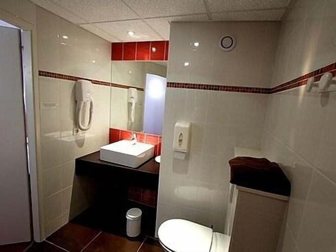 Bathroom 3, Logis Hotel Restaurant Le Grand Turc, Vendée