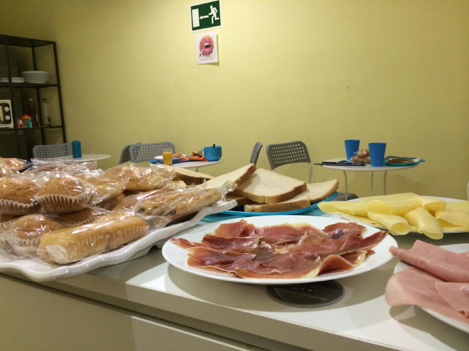 Food & Drinks 4, Barcelona City North Hostal, Barcelona