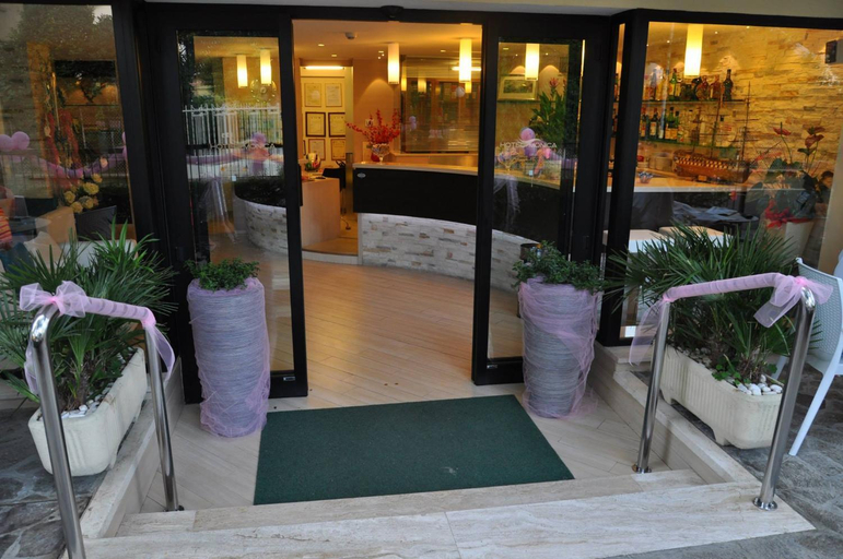 Others 3, Hotel Monica, Rimini