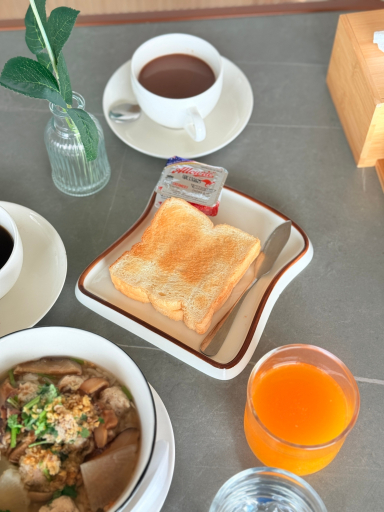 Food & Drinks 4, Charinn Kohlarn, Pattaya