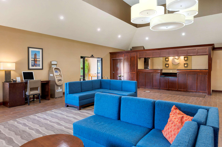 Public Area 2, Comfort Inn & Suites Cincinnati Eastgate, Clermont