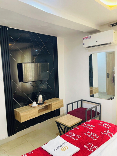 Bedroom 2, Hotel Padelia and Apartment, Mushin