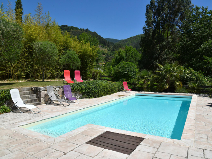 Sport & Beauty 2, Holiday Home in Ardeche with Pool Garden, Ardèche