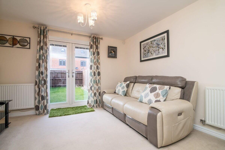 Others 2, Quiet Two Bedroom House Driveway Parking & Garden, Wolverhampton