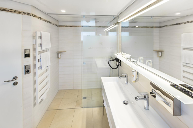 Bathroom 4, Akzent Hotel Altdorfer Hof, Ravensburg