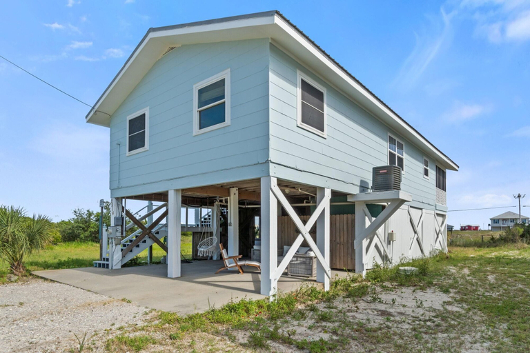 Others 4, Latitude Adjustment Beach House, Baldwin